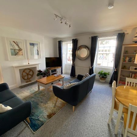 Bank Place Falmouth Bagian luar foto