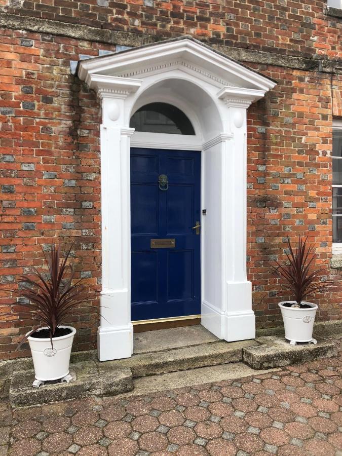 Bank Place Falmouth Bagian luar foto