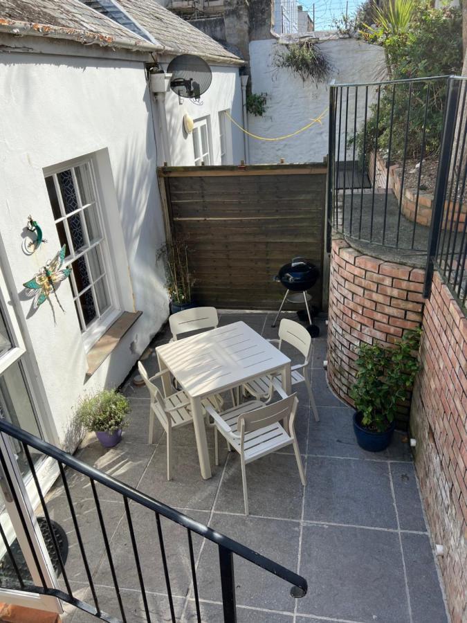 Bank Place Falmouth Bagian luar foto
